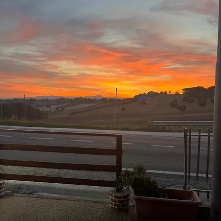 לינה וארוחת בוקר La Tana Della Volpe B.&.b. Montecassiano